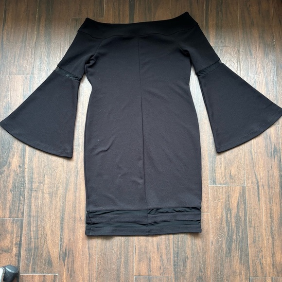 NWT Bold Elements Black Off Shoulder Bell Sleeve Dress Size Large - Picture 8 of 8